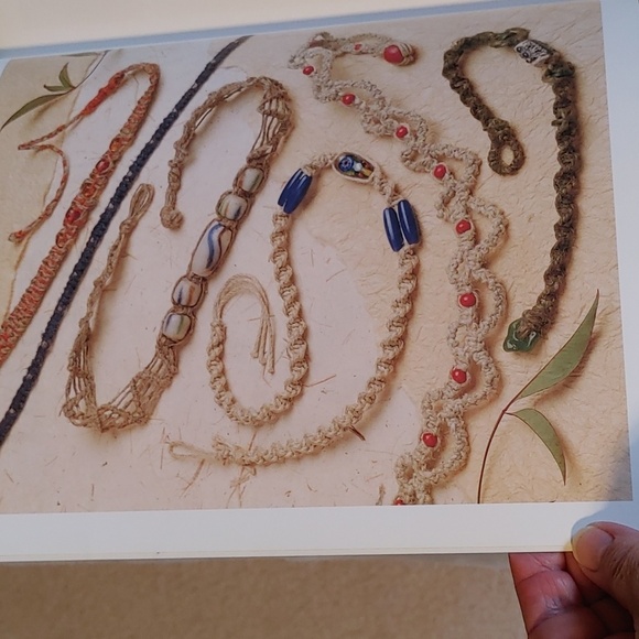 🌻Making Beautiful Hemp & Bead Jewelry Book - Picture 5 of 9